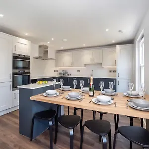 https://the-old-hotel-luxury-apartments.yorkshirehotels.net